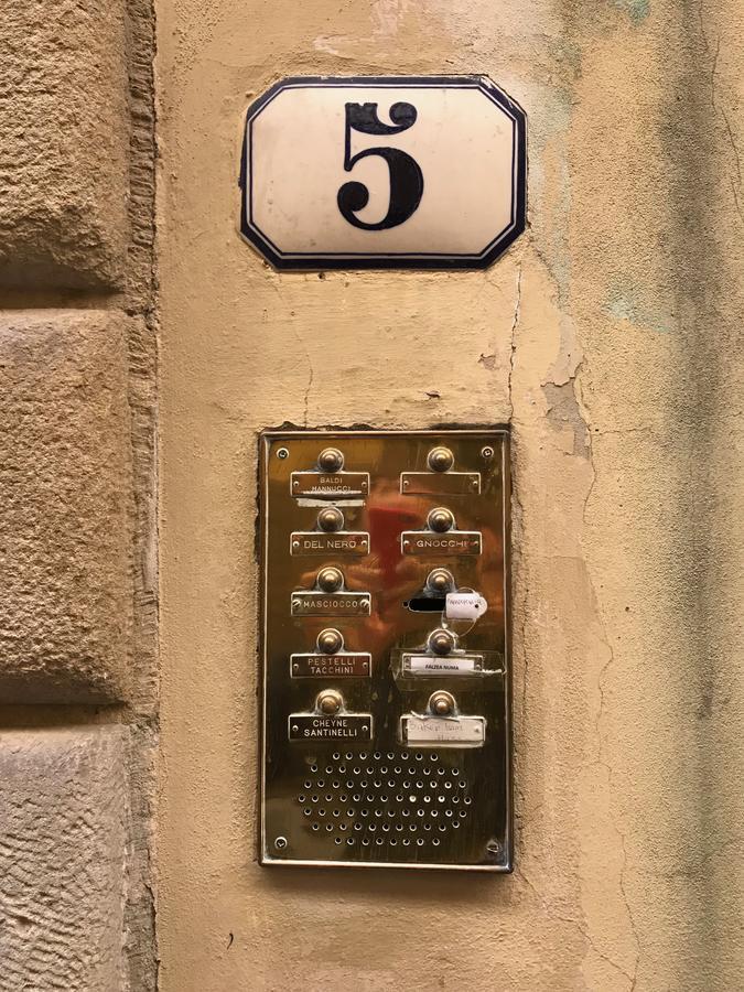 Authentic Flat In The City Center Florence Exterior photo